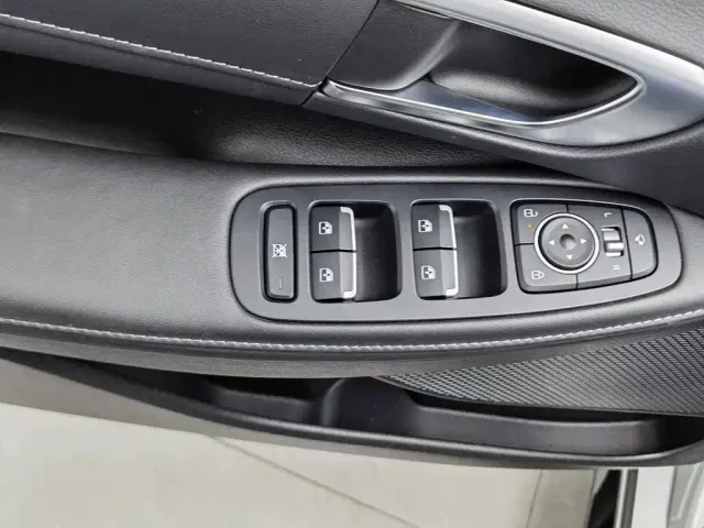 Hyundai Sonata — Фото автомобиля 9