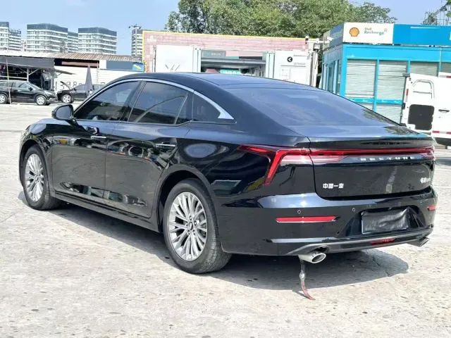 Bestune B70 — Фото автомобиля 9