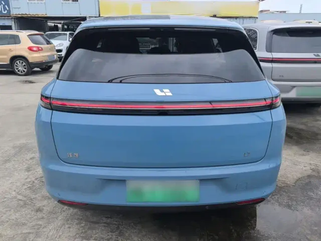 Li Auto L7 — Фото автомобиля 5