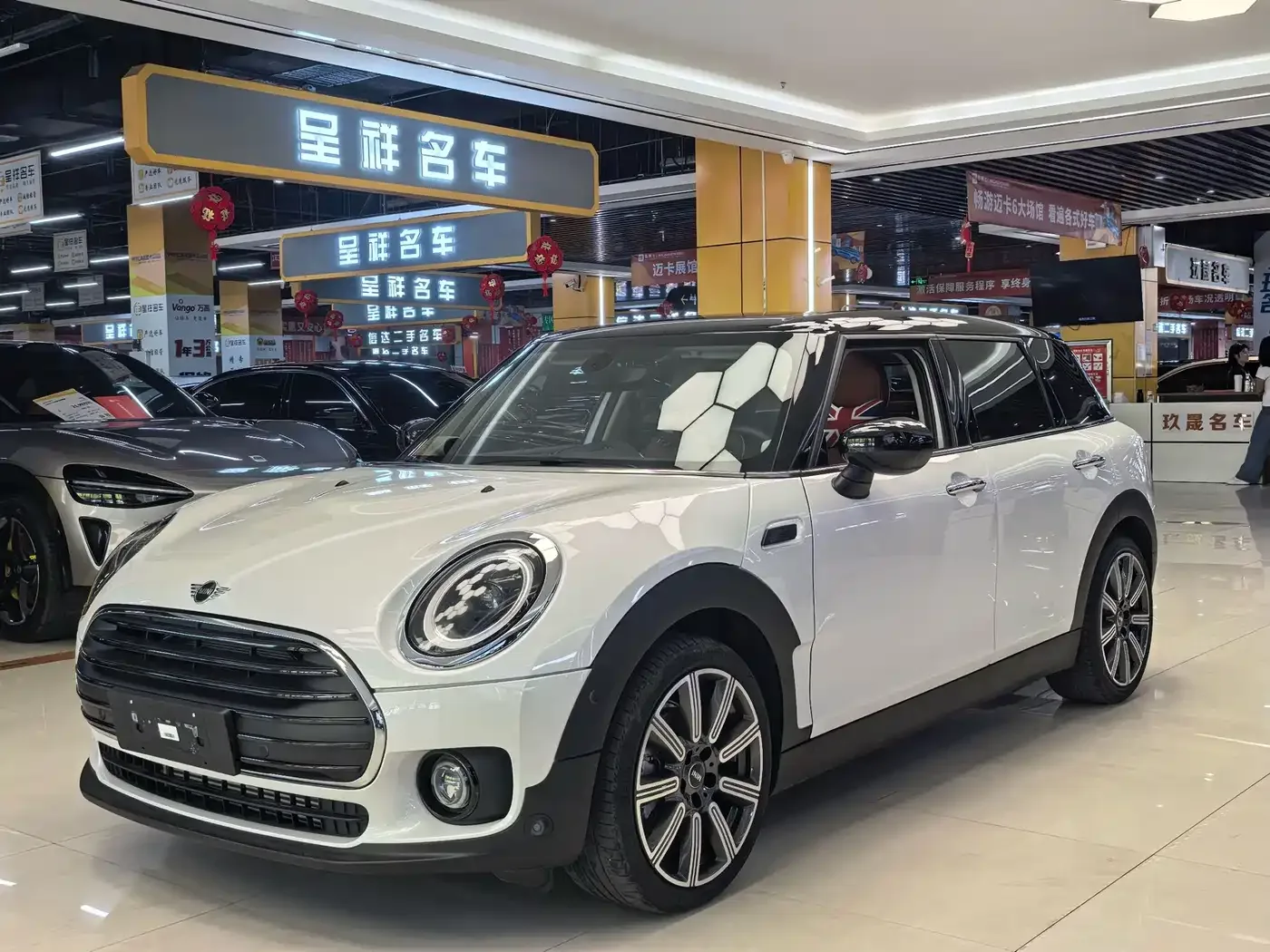 Фотография автомобиля — MINI Clubman