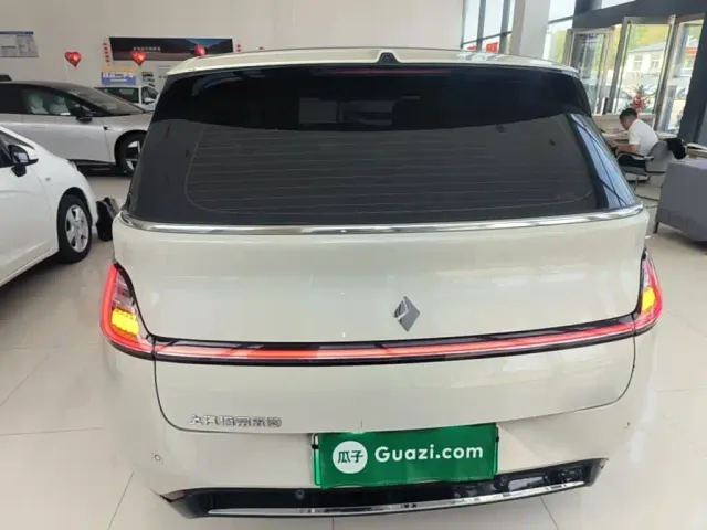 Baojun Cloud — Фото автомобиля 5