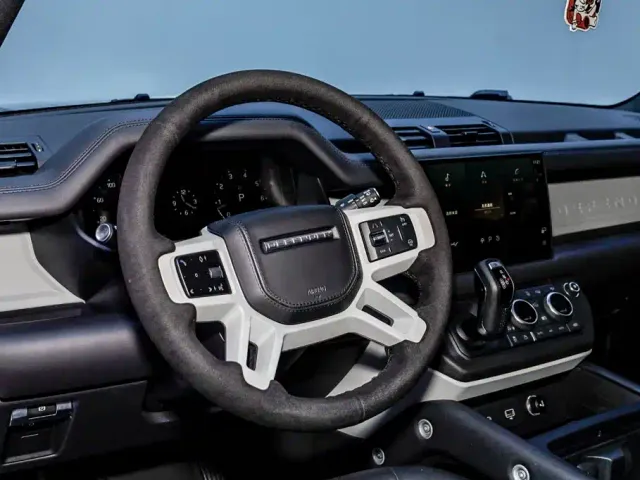 Land Rover Defender — Фото автомобиля 22