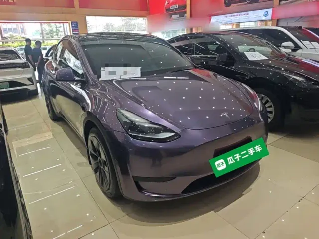 Tesla Model Y — Фото автомобиля 3
