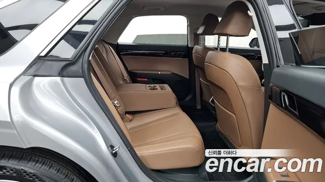 Hyundai Grandeur Grandeur (GN7) 2.5 Бензин 2WD — Фото автомобиля 12