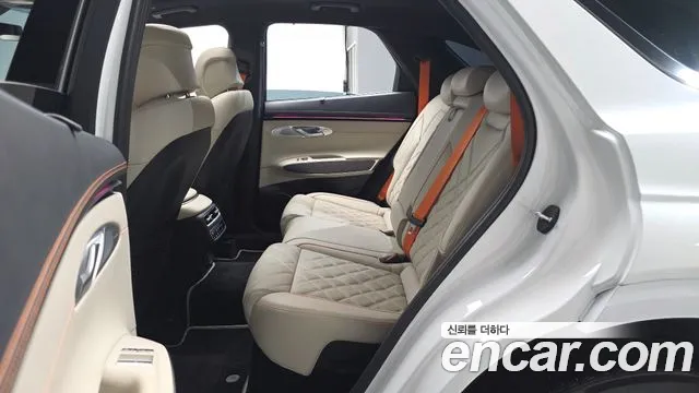 Genesis GV70 — Фото автомобиля 18