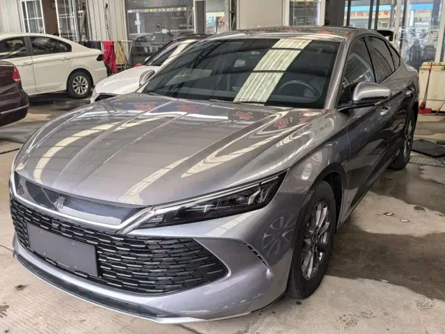 Фотография автомобиля — BYD Qin L
