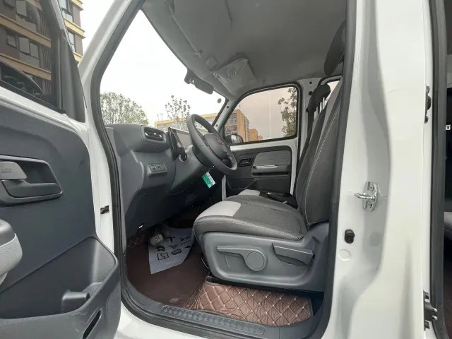 Wuling Zhiguang NEV — Фото автомобиля 4
