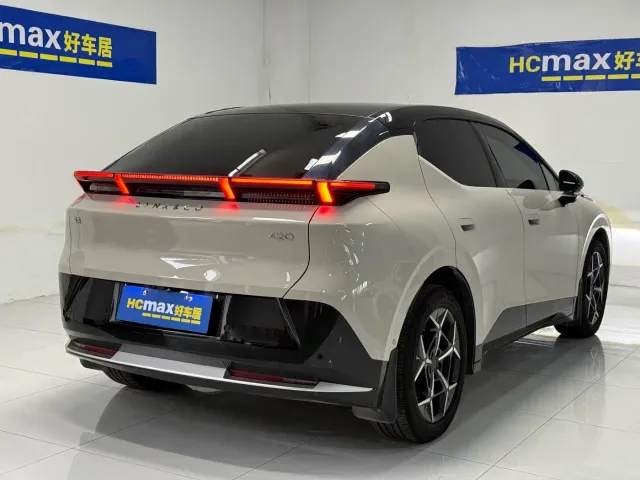 Lynk & Co Z20 — Фото автомобиля 6