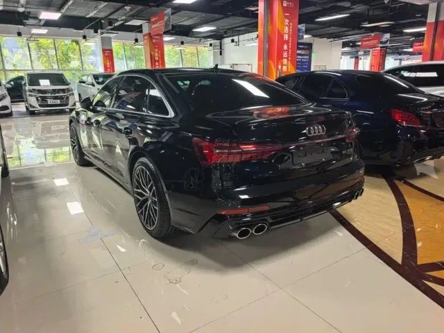 Audi A6L — Фото автомобиля 13