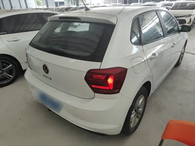 Volkswagen Polo — Фото автомобиля 6