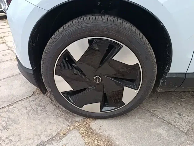 Volvo EX30 — Фото автомобиля 22