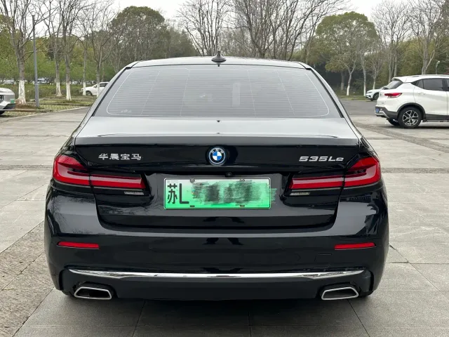 BMW 5 Series — Фото автомобиля 4
