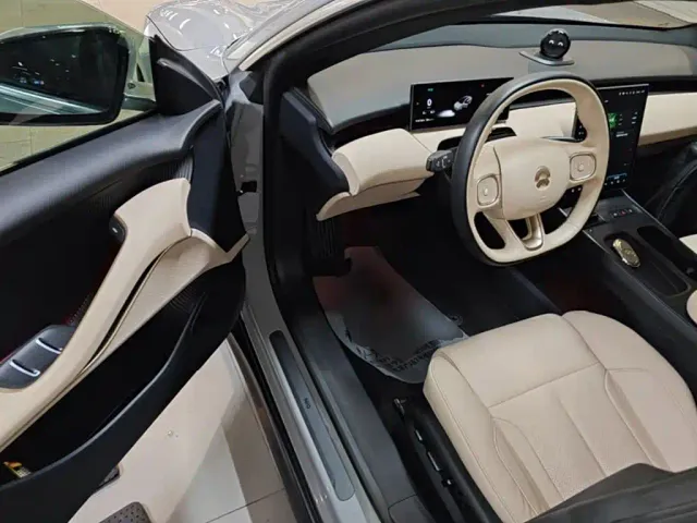 Nio ET5 — Фото автомобиля 15