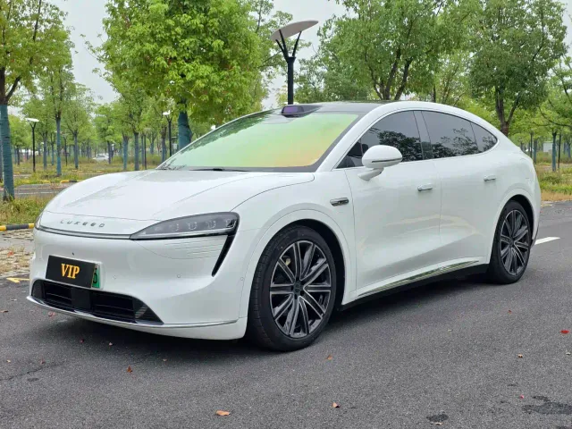 Фотография автомобиля — Luxeed R7