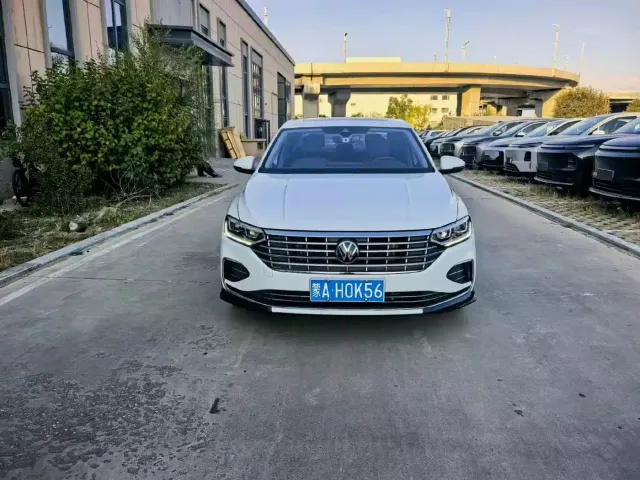 Volkswagen Lavida — Фото автомобиля 2