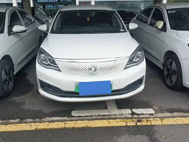 Dongfeng Fengshen E70 — Фото автомобиля 2