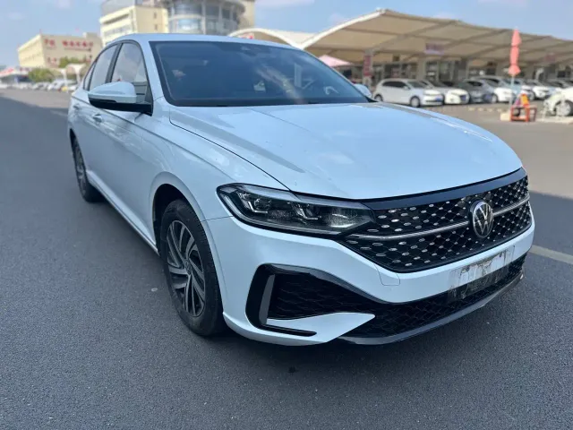 Volkswagen Lavida — Фото автомобиля 3