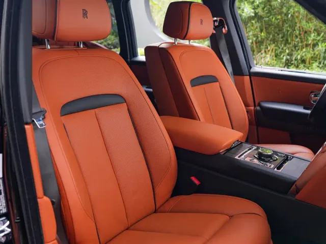 Rolls-Royce Cullinan — Фото автомобиля 14
