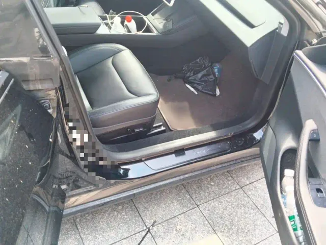 Tesla Model 3 — Фото автомобиля 17