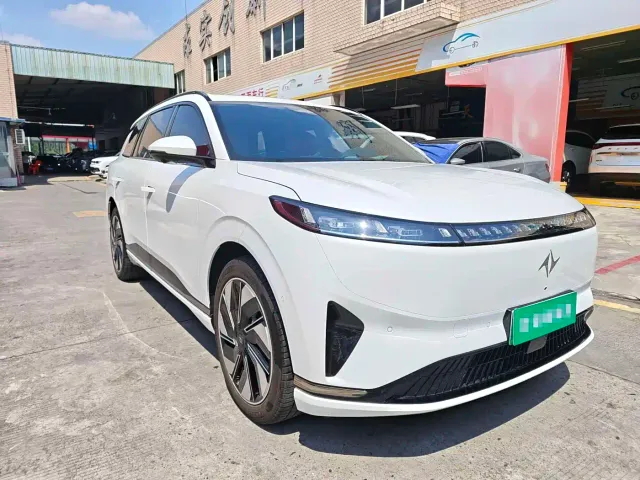 Dongfeng eπ 008 — Фото автомобиля 3