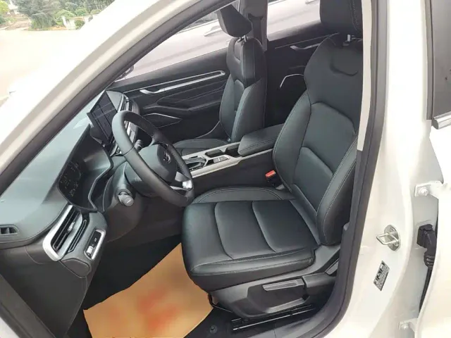 Geely Emgrand — Фото автомобиля 14