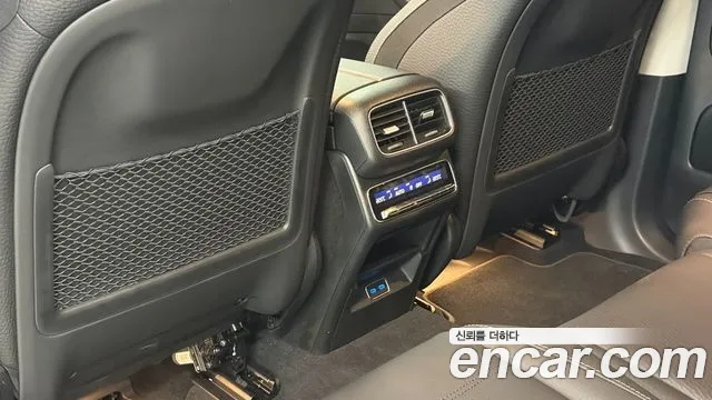 Mercedes-Benz GLE-Class — Фото автомобиля 13