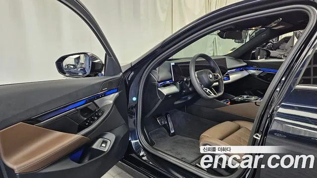 BMW 5 Series — Фото автомобиля 15