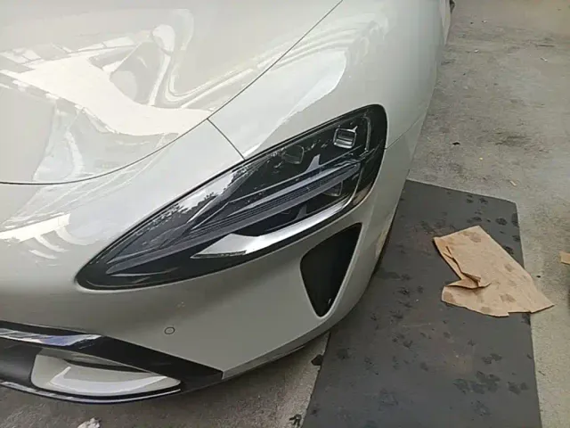 Xiaomi SU7 — Фото автомобиля 23
