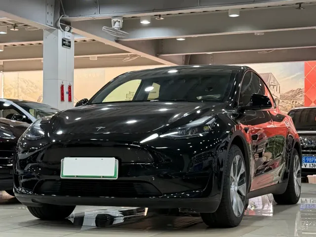 Фотография автомобиля — Tesla Model Y