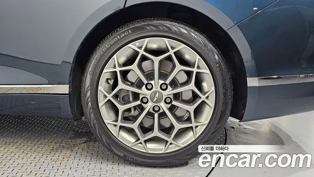 Genesis G80 Бензин 2.5 турбо AWD — Фото автомобиля 19