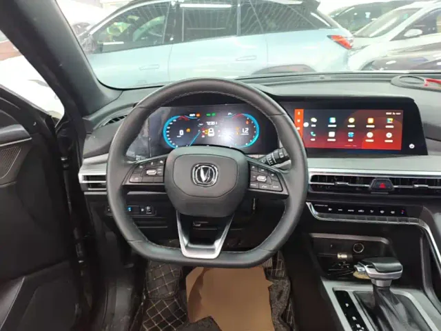 Changan CS35 Plus — Фото автомобиля 10