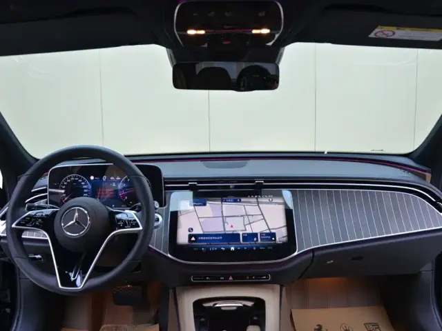Mercedes-Benz E-Class — Фото автомобиля 14