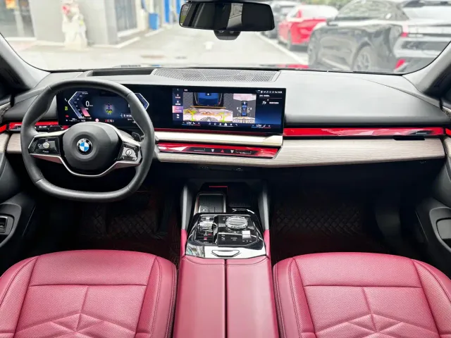 BMW 5 Series — Фото автомобиля 9