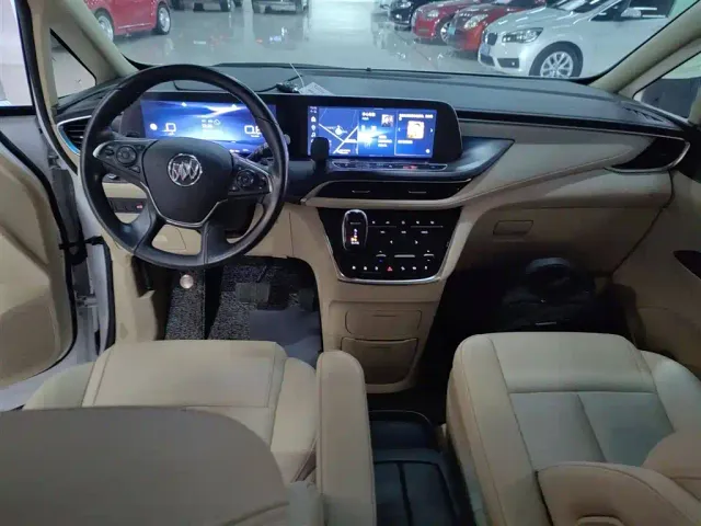 Buick GL8 — Фото автомобиля 9