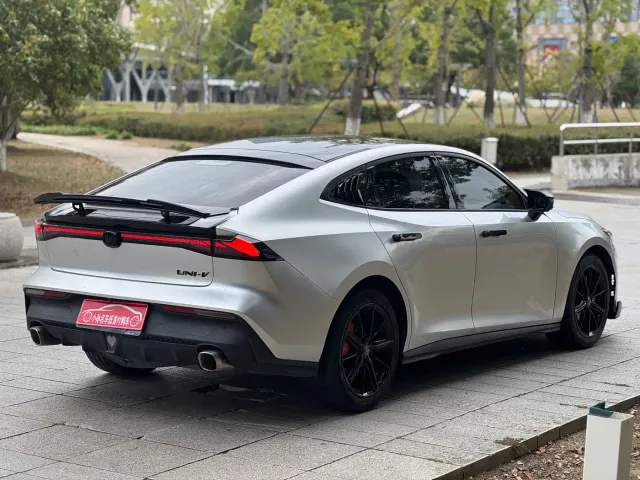 Changan UNI-V — Фото автомобиля 11