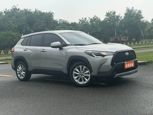 Toyota Corolla Cross — Фото автомобиля 2