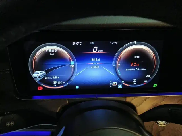 Mercedes-Benz E-Class — Фото автомобиля 15