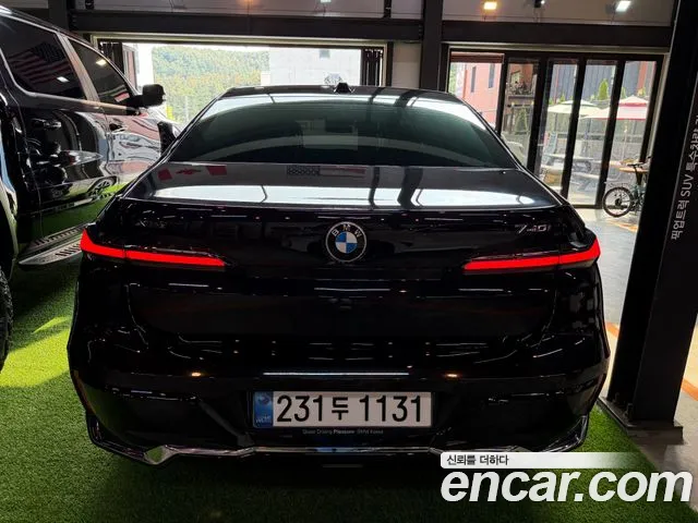 BMW 7 Series G70 — Фото автомобиля 19