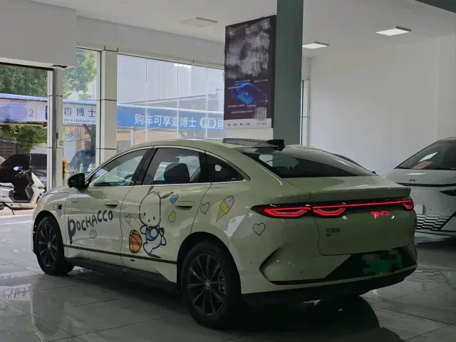 BYD Qin L — Фото автомобиля 11