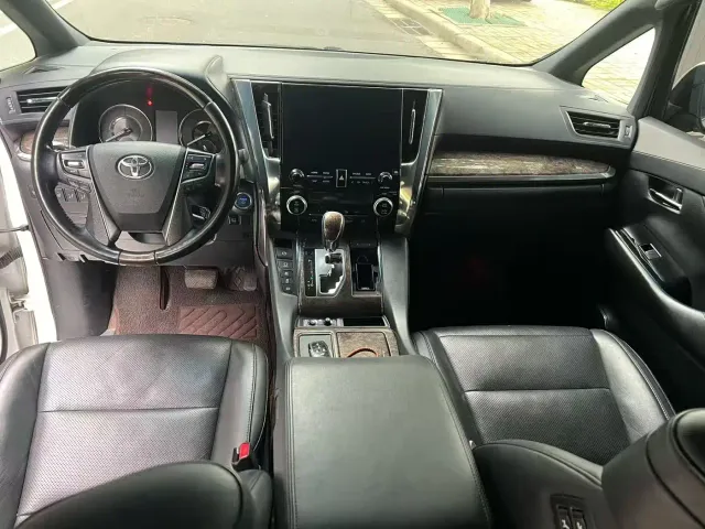 Toyota Alphard — Фото автомобиля 6