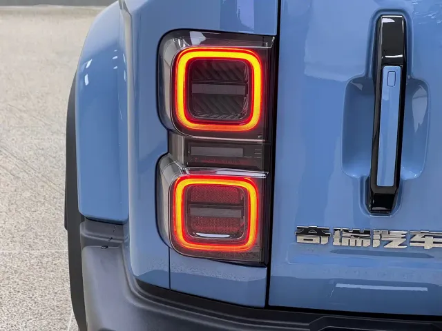 iCAR V27 — Фото автомобиля 9