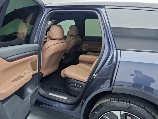 Nio ES8 — Фото автомобиля 18