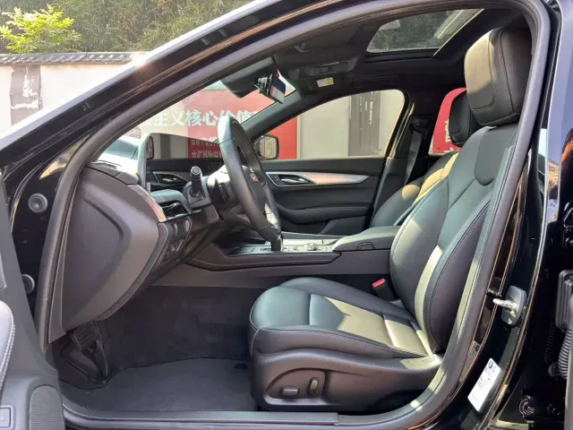 Cadillac CT5 — Фото автомобиля 6