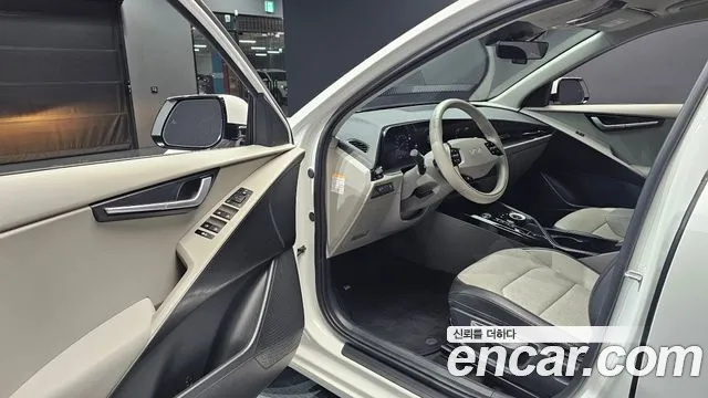 Kia Niro Niro (New) — Фото автомобиля 15