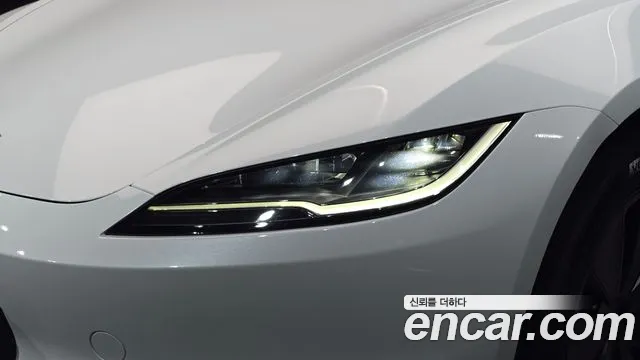 Tesla Model 3 — Фото автомобиля 7