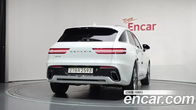 Genesis GV70 — Фото автомобиля 4