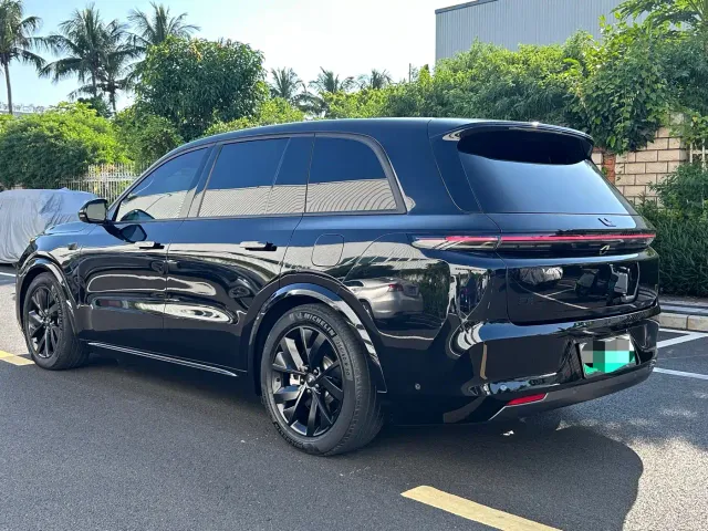 Li Auto L8 — Фото автомобиля 7