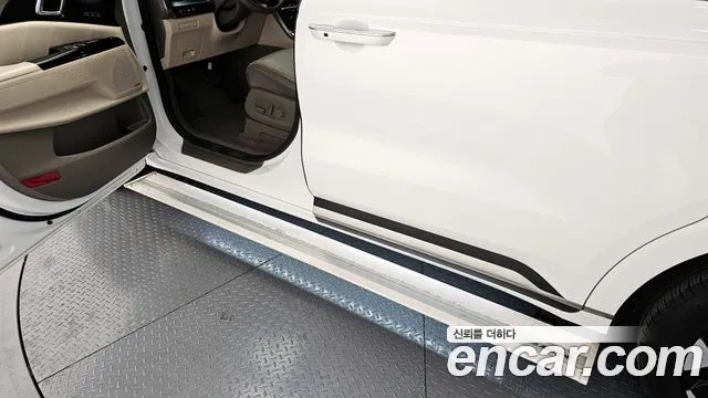 Kia Canival Carnival 4 поколение Бензин 7 мест Hi-Limousine — Фото автомобиля 20