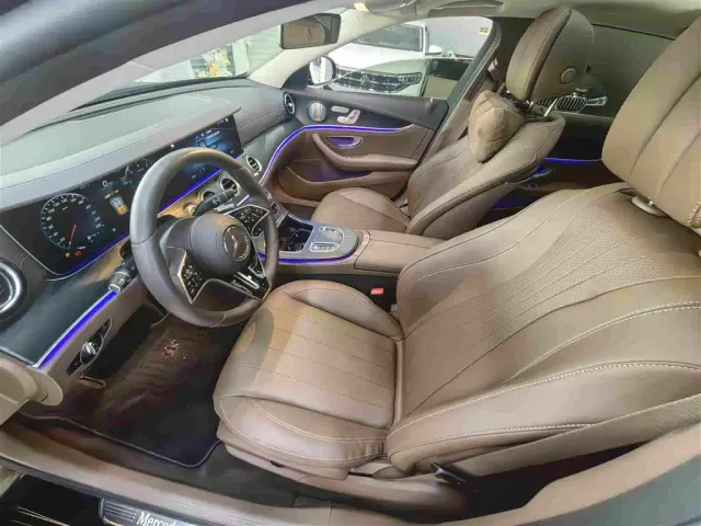 Mercedes-Benz E-Class — Фото автомобиля 4
