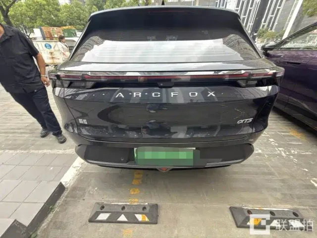 Arcfox Alpha T5 — Фото автомобиля 4